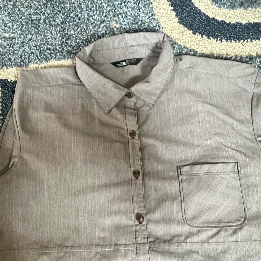 EUC North Face Heathered Gray/Purple UV Protectant Hiking Shirt